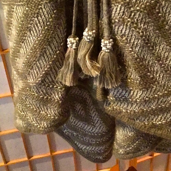 Calypso ,wrap /sweater , fits Small to Extra large , hardly worn . - Picture 4 of 10